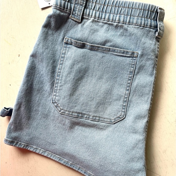 No Boundaries Women’s Denim Shorts - Picture 5 of 5